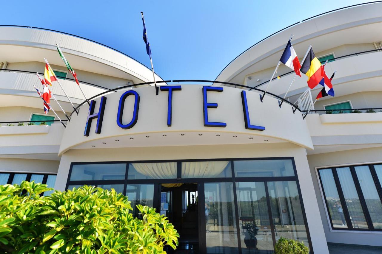 Hotel Lo Smeraldo Cisternino Eksteriør bilde