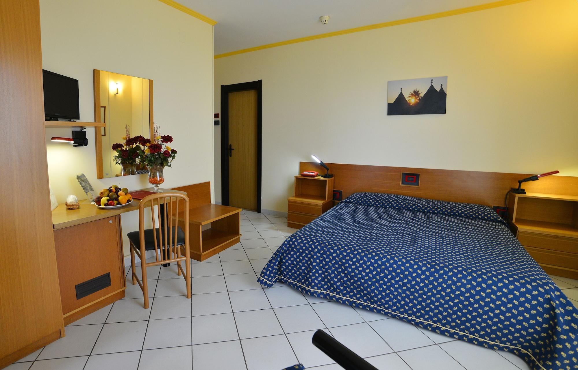 Hotel Lo Smeraldo Cisternino Eksteriør bilde