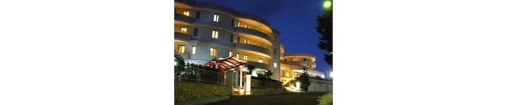 Hotel Lo Smeraldo Cisternino Eksteriør bilde
