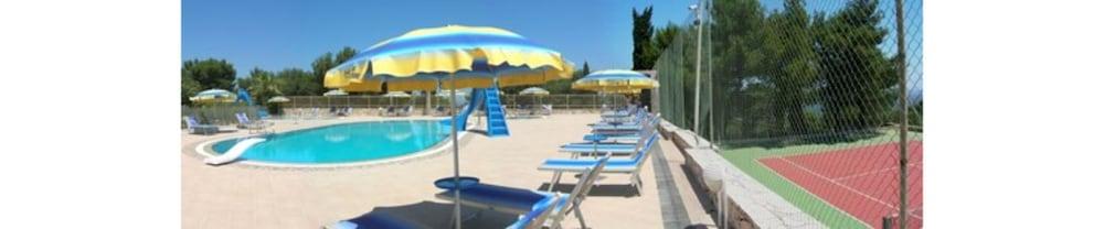 Hotel Lo Smeraldo Cisternino Eksteriør bilde