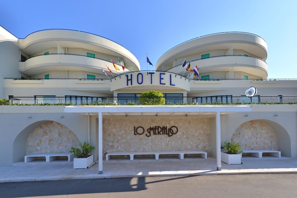 Hotel Lo Smeraldo Cisternino Eksteriør bilde