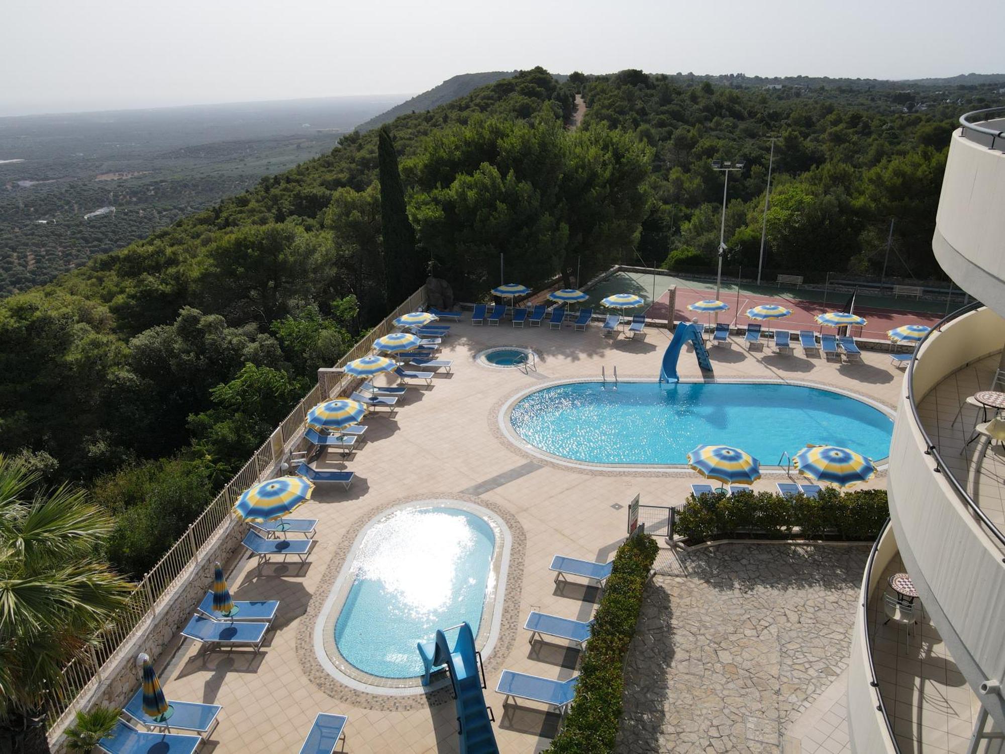 Hotel Lo Smeraldo Cisternino Eksteriør bilde